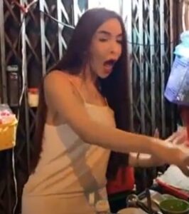 Cẩm Lan Sục Thực Chất Là Ai?