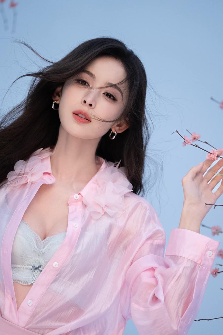 Hành trình bước vào làng giải trí